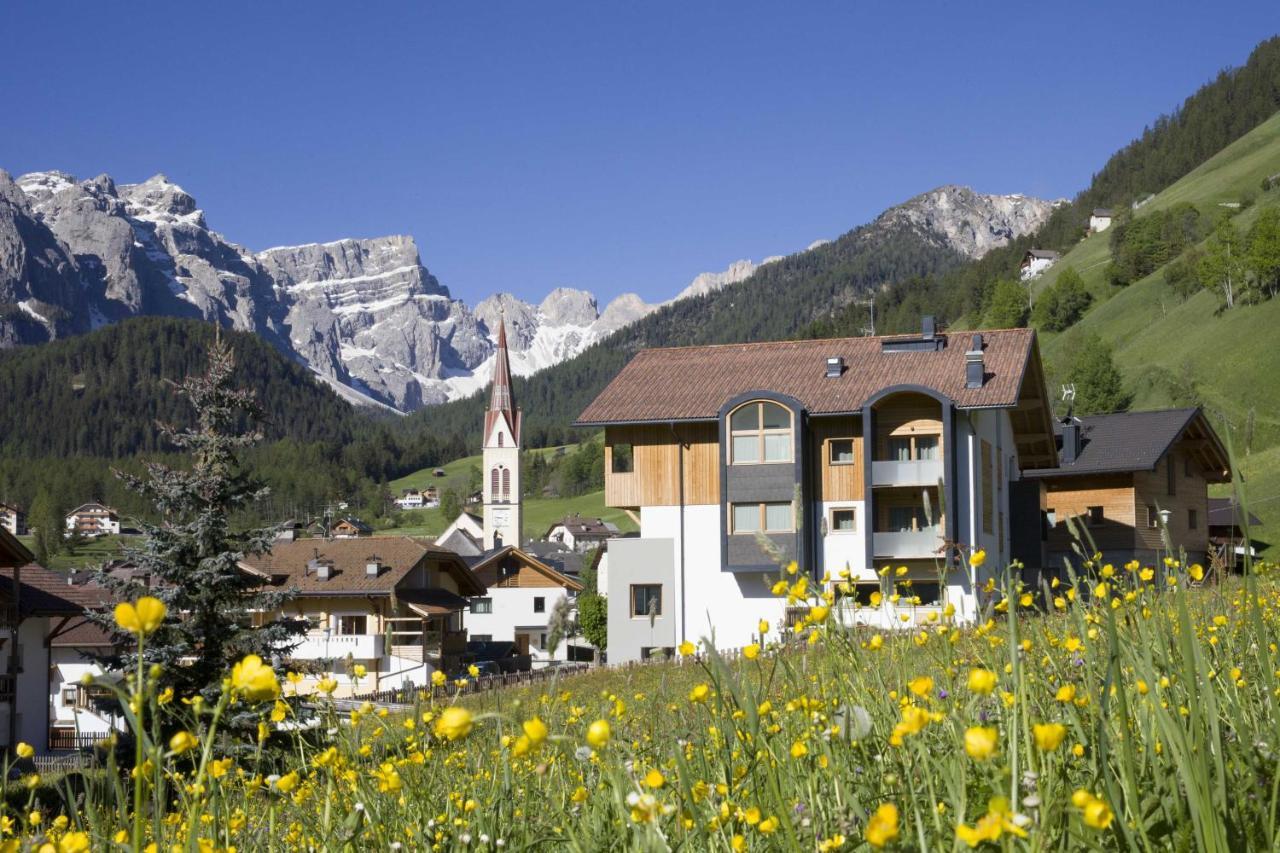 Berghotel Sanvi San Martino in Badia Exterior photo