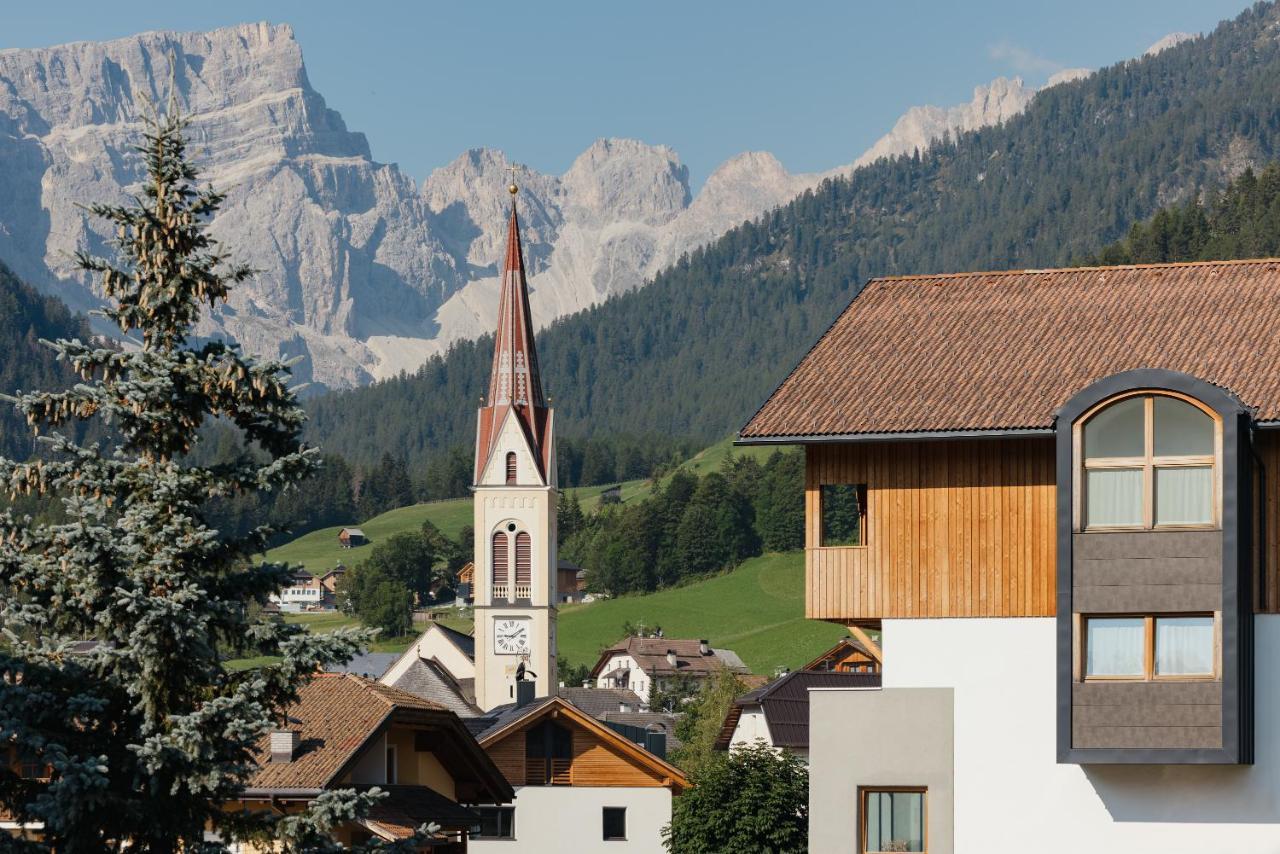 Berghotel Sanvi San Martino in Badia Exterior photo