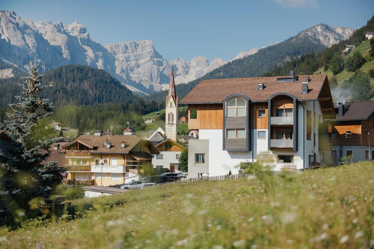 Berghotel Sanvi San Martino in Badia Exterior photo